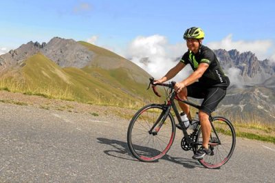 2017083880 Paul cyling Col du Galibier.jpg