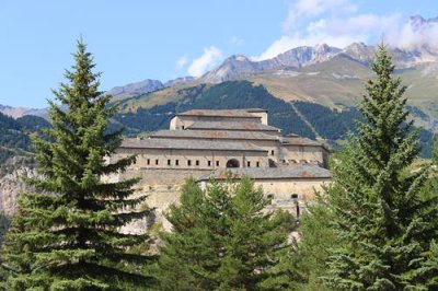 2017083888 Old Fort near Modane.jpg