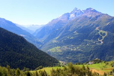 2017084054 Val d'Isere from north.jpg