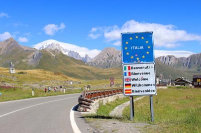 2017084061 Mont Blanc France-Italy border.jpg