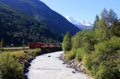 2017084167 Train to Zermatt.jpg
