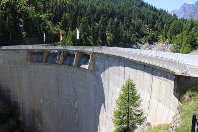 2017084268 Dam near Zermatt.jpg