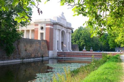 2017085008 Menin Gate Ypres.jpg