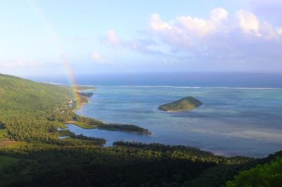 2018047089 Rainbow from le Morne.jpg