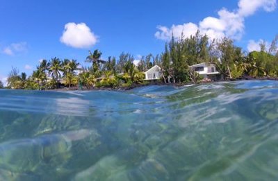 2018047184a Snorkling Pereybere Bay.jpg