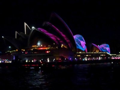 Vivid_OperaHouse_May2017_02849.JPG