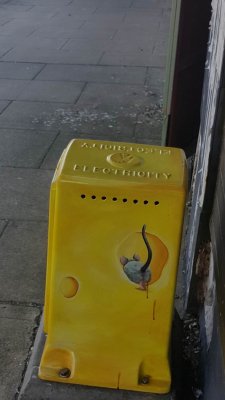 MouseInElectricityBox_104124.jpg