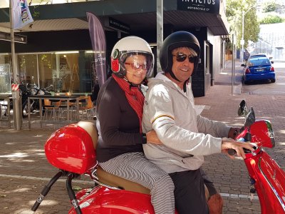 WarrenAndJanOnVespa20181208_091049.jpg