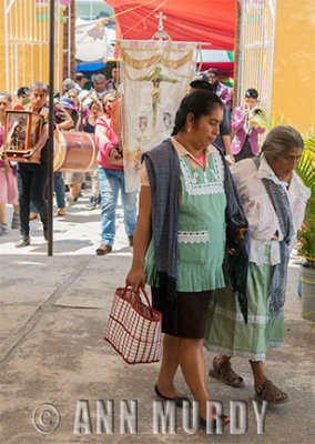 Pilgrims entering the courtyard of the santuario