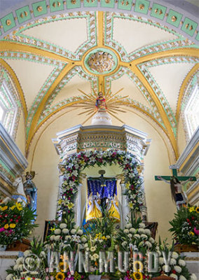 The altar with the Lord of Esquipulas