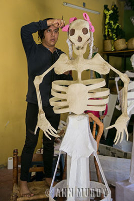 Antonio painting the calavera