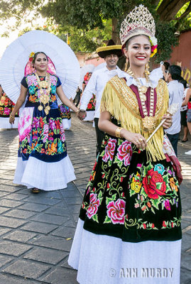 Las Tehuanas