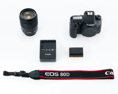 eos80d-ef-s18-135-kit-.jpg