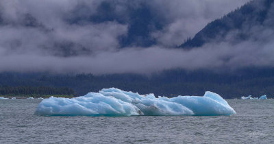 160706_Valdez_iceberg_mountain_cloud_0920m.jpg