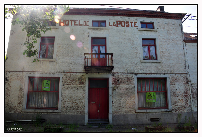 LHôtel de la Poste (Lustin) + photo carte postale ancienne 