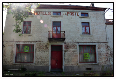L'Hôtel de la Poste (Lustin) + photo carte postale ancienne 