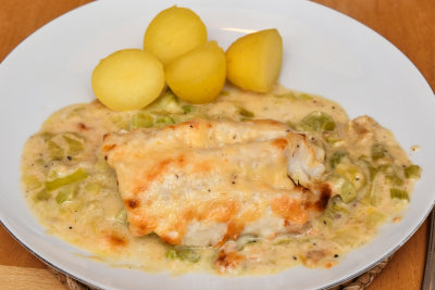 Smoked Haddock with Leeks in Cheese sauce