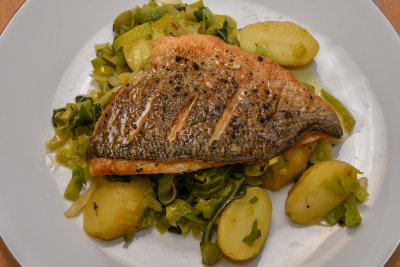 Sea Bream with Leeks and Potatoes