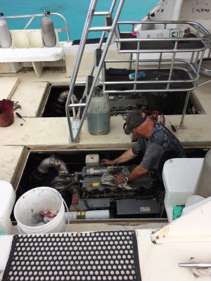 Boat maintenance. / 2017_01_28_Bonaire_iPhone _098.jpg