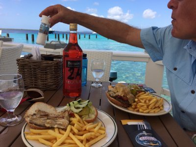 Lunch on the waterfront. / 2017_01_28_Bonaire_iPhone _130.jpg