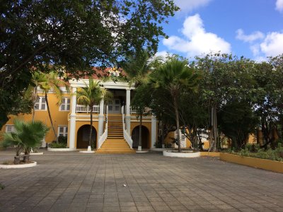 Government Office Building, Kralendijk / 2017_01_28_Bonaire_iPhone _135.jpg