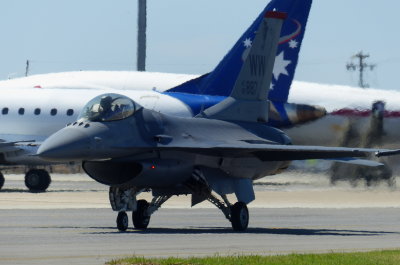 F16
