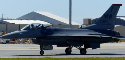 F16