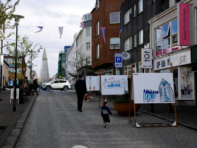 Towards Hallgrimskirka