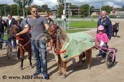 Minidraverij- Stacy van Brederode met Roos2.jpg