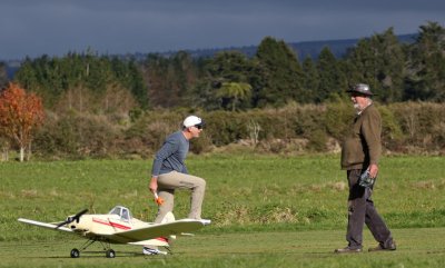 Rob & Bill preparing for towing, 0T8A2553.jpg