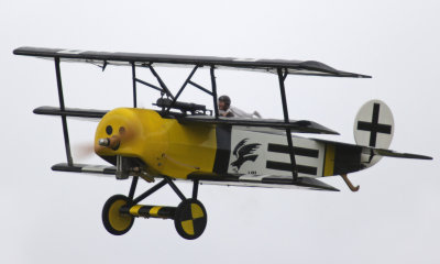 Justin re-maidening Keith's Fokker Dr I, 0T8A2838.jpg