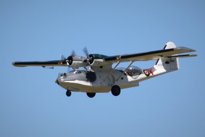 Andrew Stiver flying the Catalina, 0T8A7297.jpg