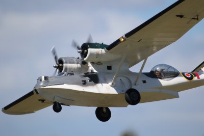 Andrew Stiver flying the Catalina, 0T8A7299.jpg