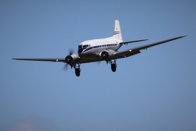 Flaps down and landing lights on, the DC-3 landing, 0T8A7430.jpg