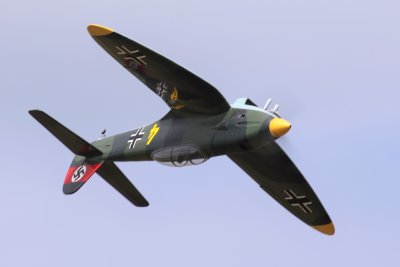 James Farrow's Heinkel He-112B making an inverted pass, 0T8A6884.jpg