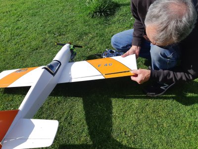 Dave sorts out a bit of aileron flutter on his Falcon 40, 20180810_122315.jpg