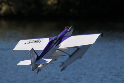 John's Extra floatplane gets off the water, 0T8A5963.JPG
