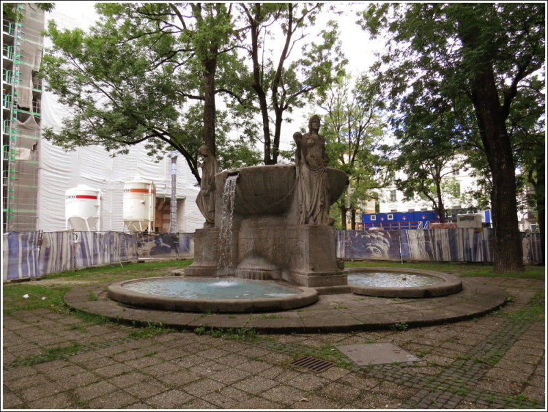 Nornenbrunnen fountain