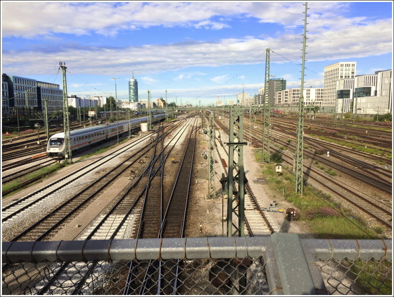 Tracks to/from the Hauptbahnhof