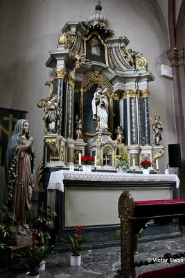 Zij Altaar in de Sint-Salvator-basiliek Prm.jpg