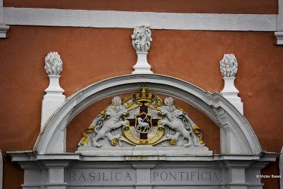 wapenschild boven De hooftingang van het klooster van de Sint-Salvator-basiliek Prm.jpg