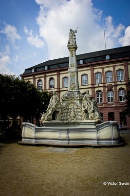 Barokke St. Georgsbrunnen .JPG