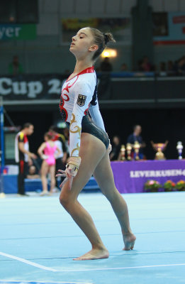 LaraHinsberger7758.jpg