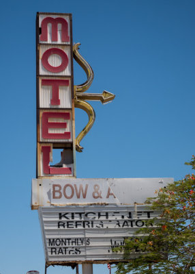 Bow & Arrow Motel