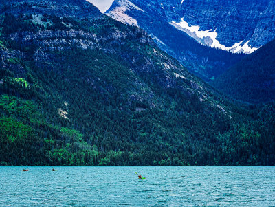 Kayakers_in_the_Mountains