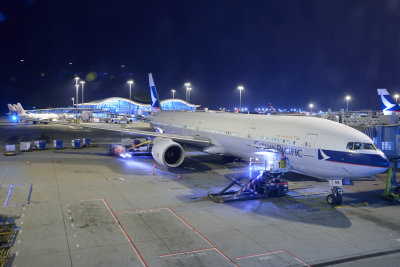 Cathay Pacific B777-367 (CX 524)