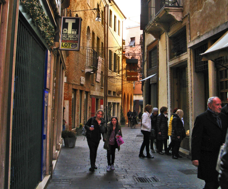 Treviso Street Scene9101