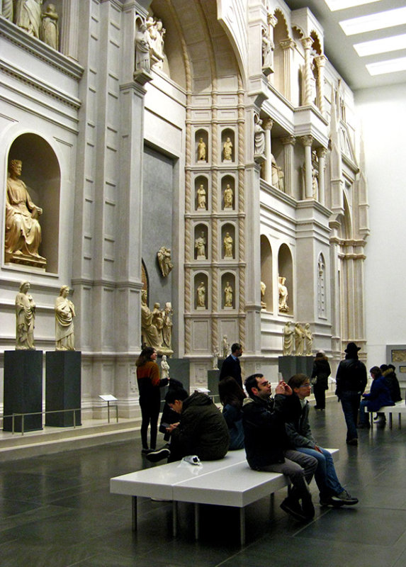 Original Sculpture of the Duomo0948