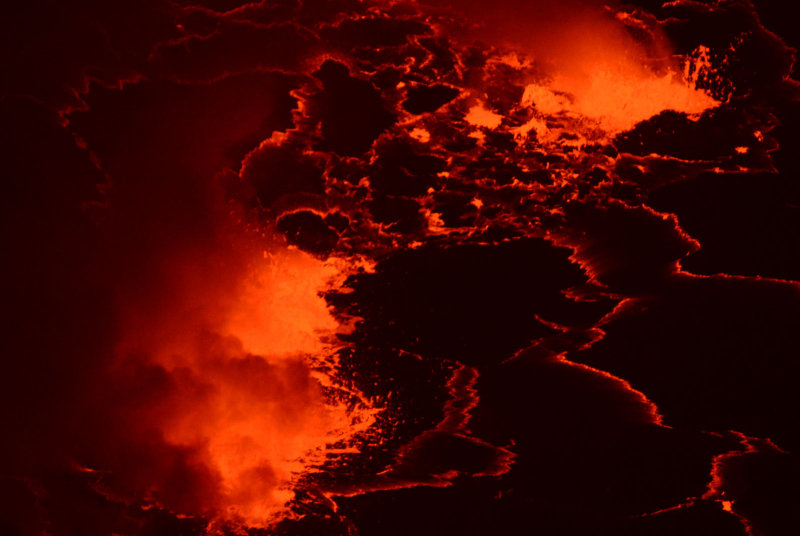 Turblelent volcanic activity within the crater lake of Nyiragongo