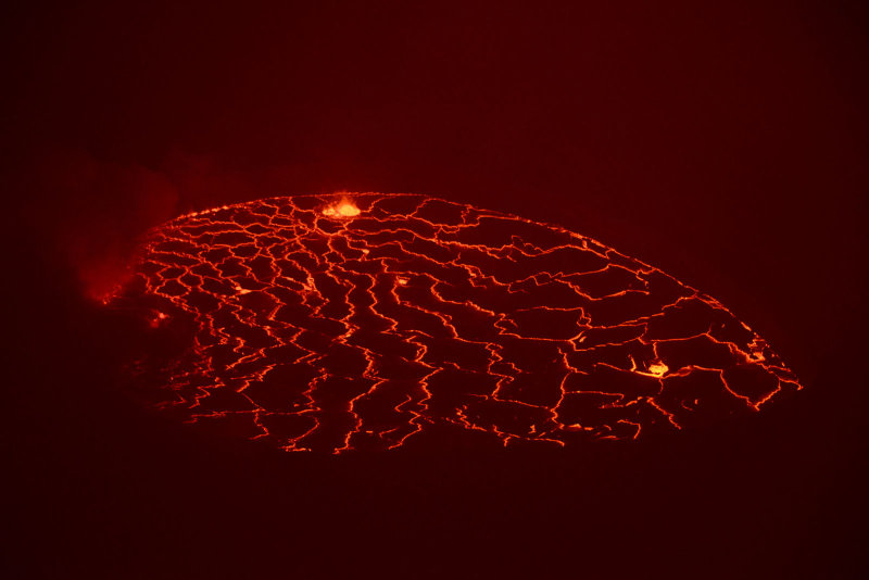 The size and depth of the lava lake varies